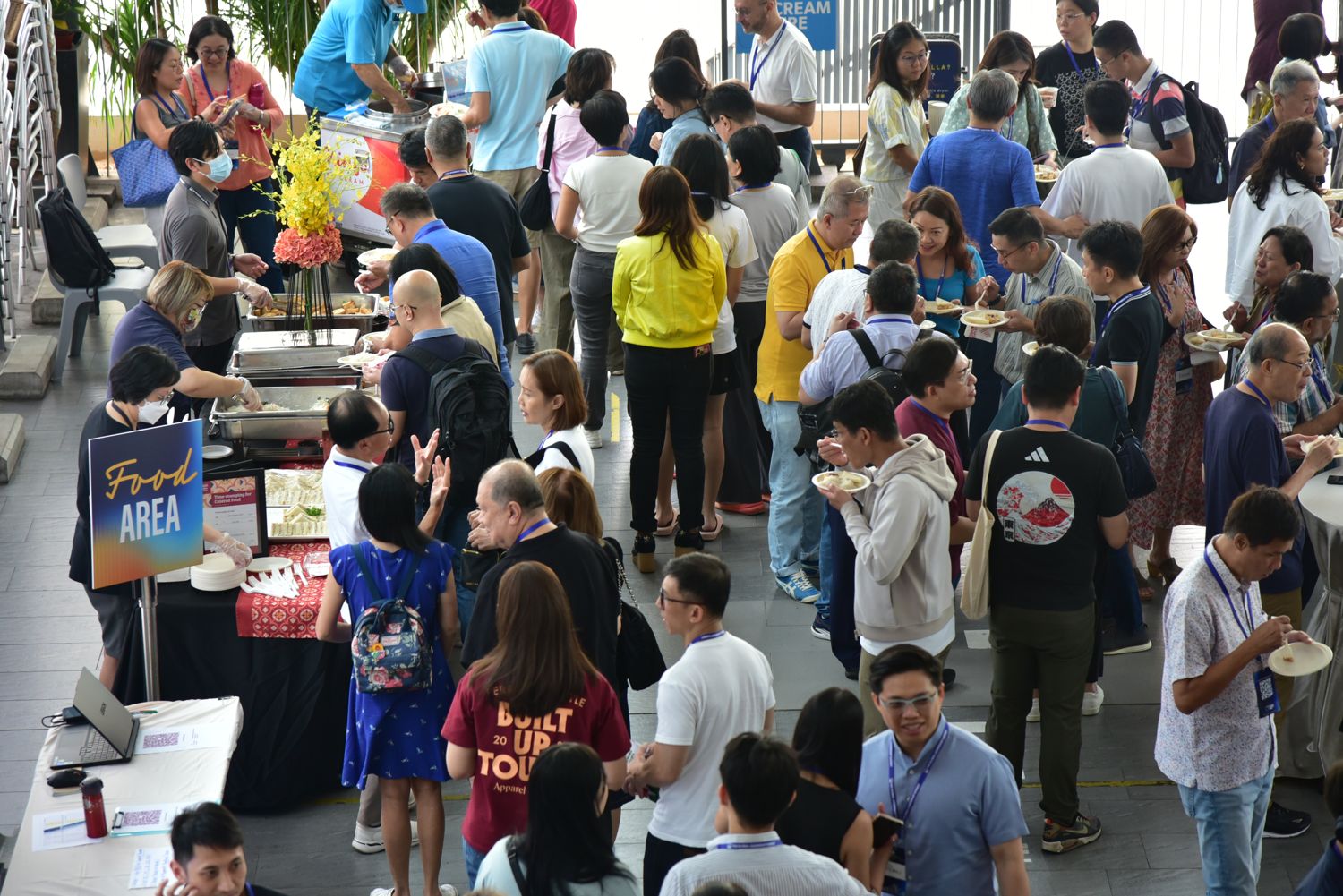 Leaders connecting at a Global Leadership Network Singapore gathering